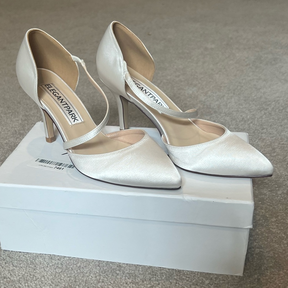 Elegant Park Womens Ivory Satin Bridal Heels
